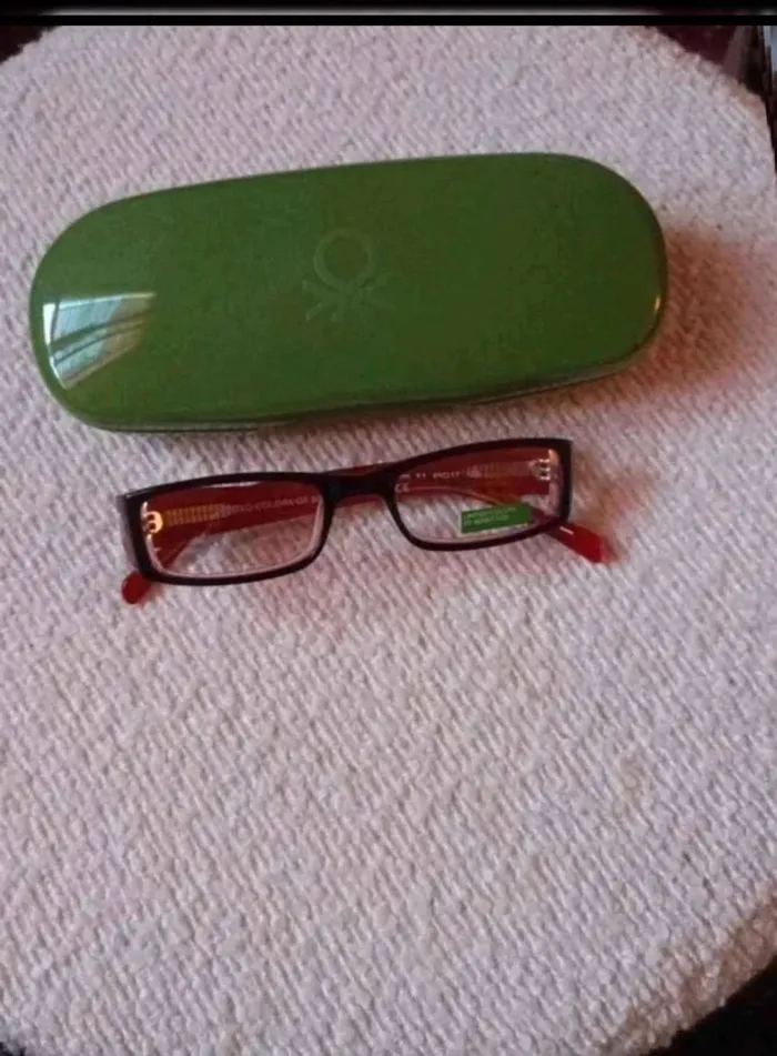 Monture+boîte à  lunettes  united  color of  benetton  neuves