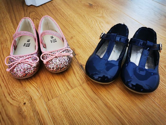 Lot de chaussures de fête taille 19