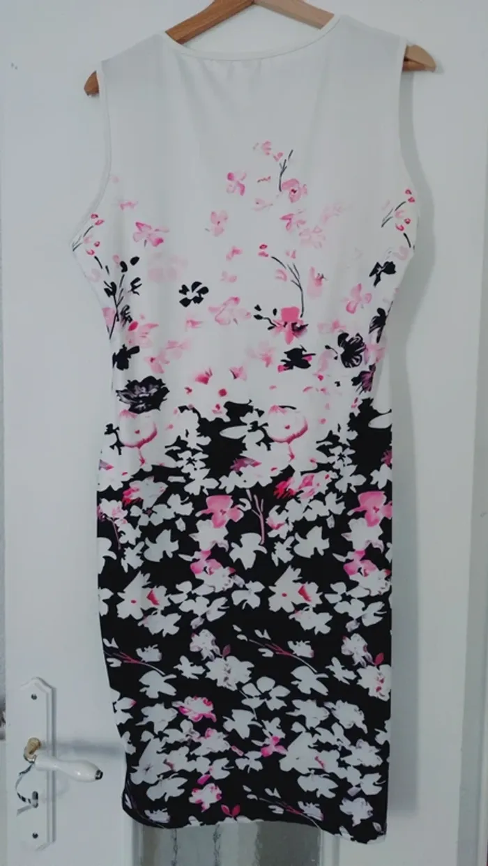 Robe courte - photo numéro 2