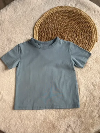 T-shirt bleu