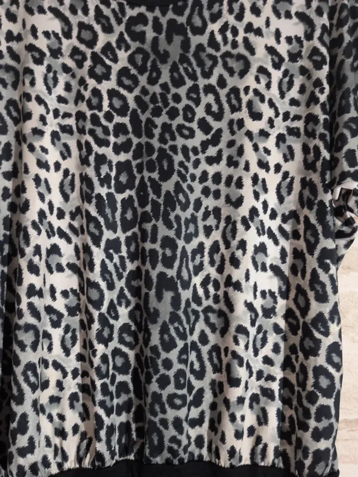T-shirt motif panthère – Taille L - photo numéro 2