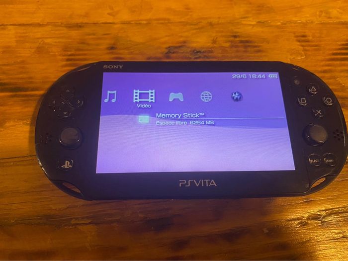 Jeux illimités Ps vita , psp , ps1.. Bien lire l’annonce - photo numéro 2