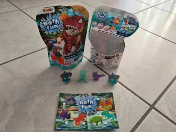 Lot dinosaures pour le bain
