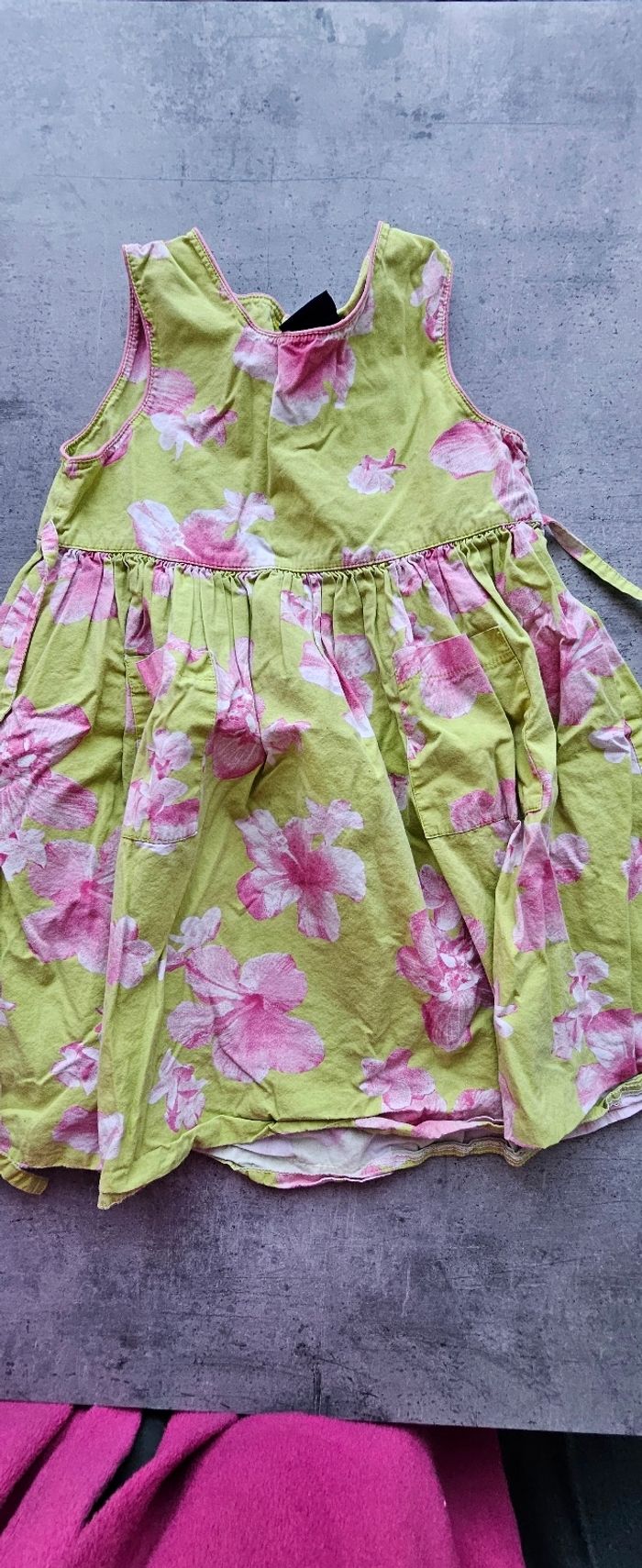 Lot de vêtements fille 5ans - photo numéro 4