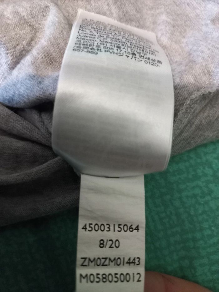 T-shirt calvin klein gris taille S manche courtes - photo numéro 4