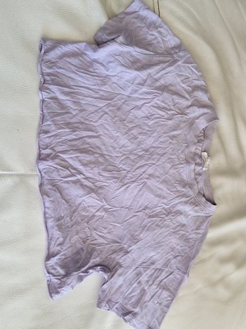 Très beau t shirt mauve.