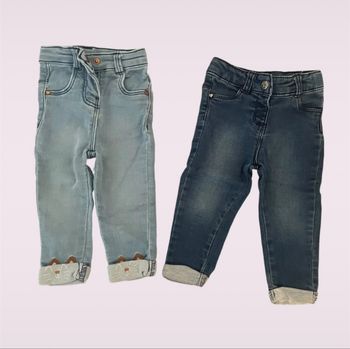 Lot 2 jeans - très bon état - taille 9 mois
