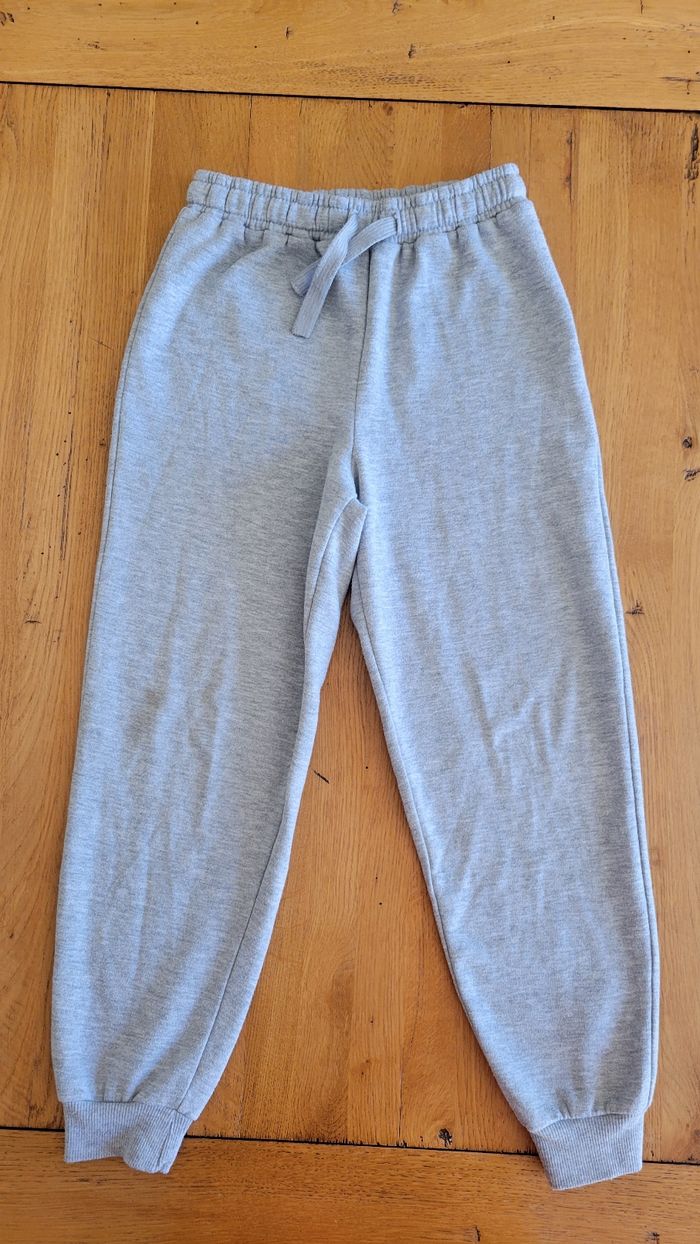 Pantalon de jogging gris taille 9-10 ans