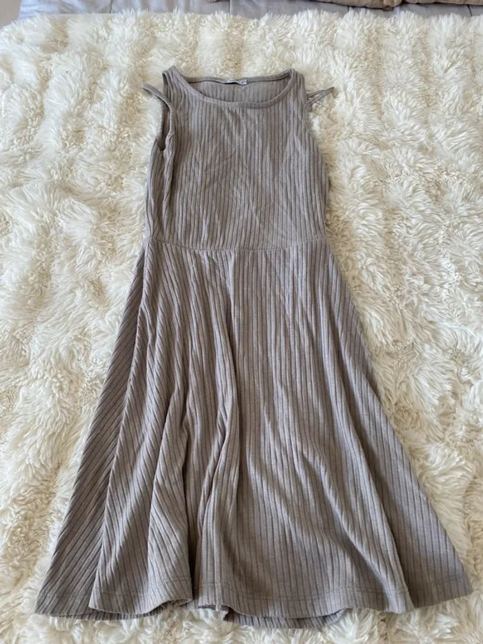 Petite robe beige matière côtelé taille S