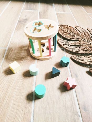 👶 Jeu d'éveil - Cylindre/Boîte en bois avec formes à encastrer marque Vertbaudet