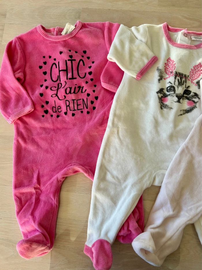 Lot 3 pyjamas Kiabi 6 mois - photo numéro 2