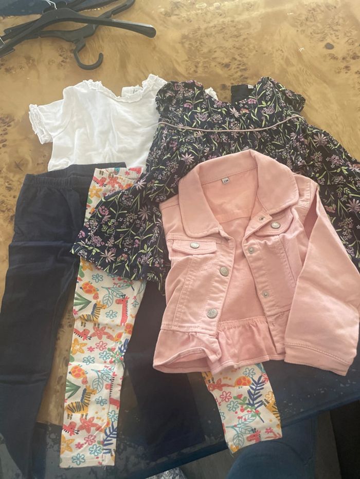 Lot vêtement fille 23 mois