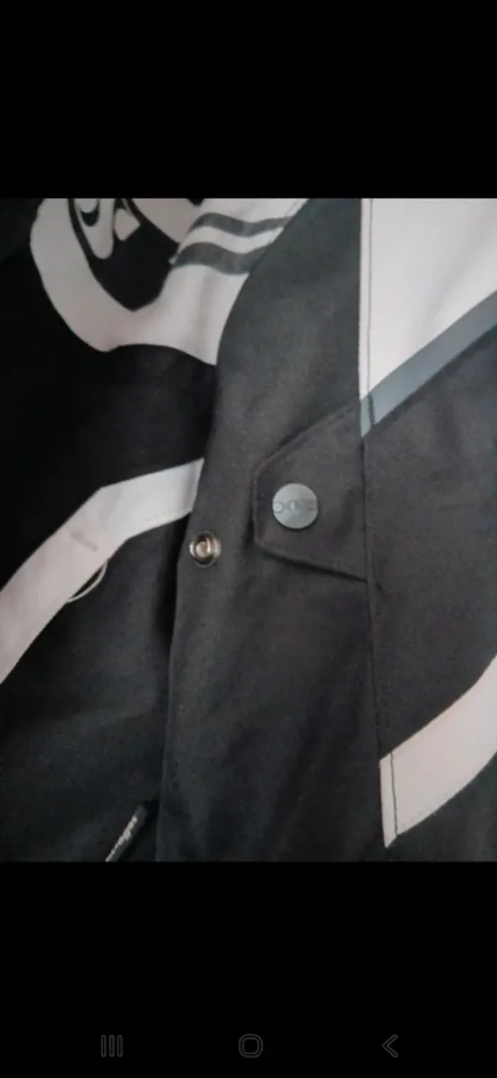 Blouson moto Ixs taille M impeccable
Avec protection coudes , épaules - photo numéro 7