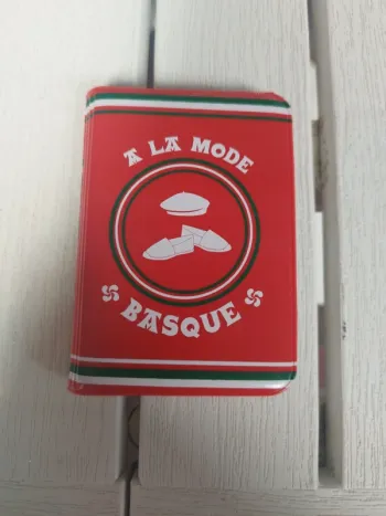Petit porte carte bancaire et fidélité basque