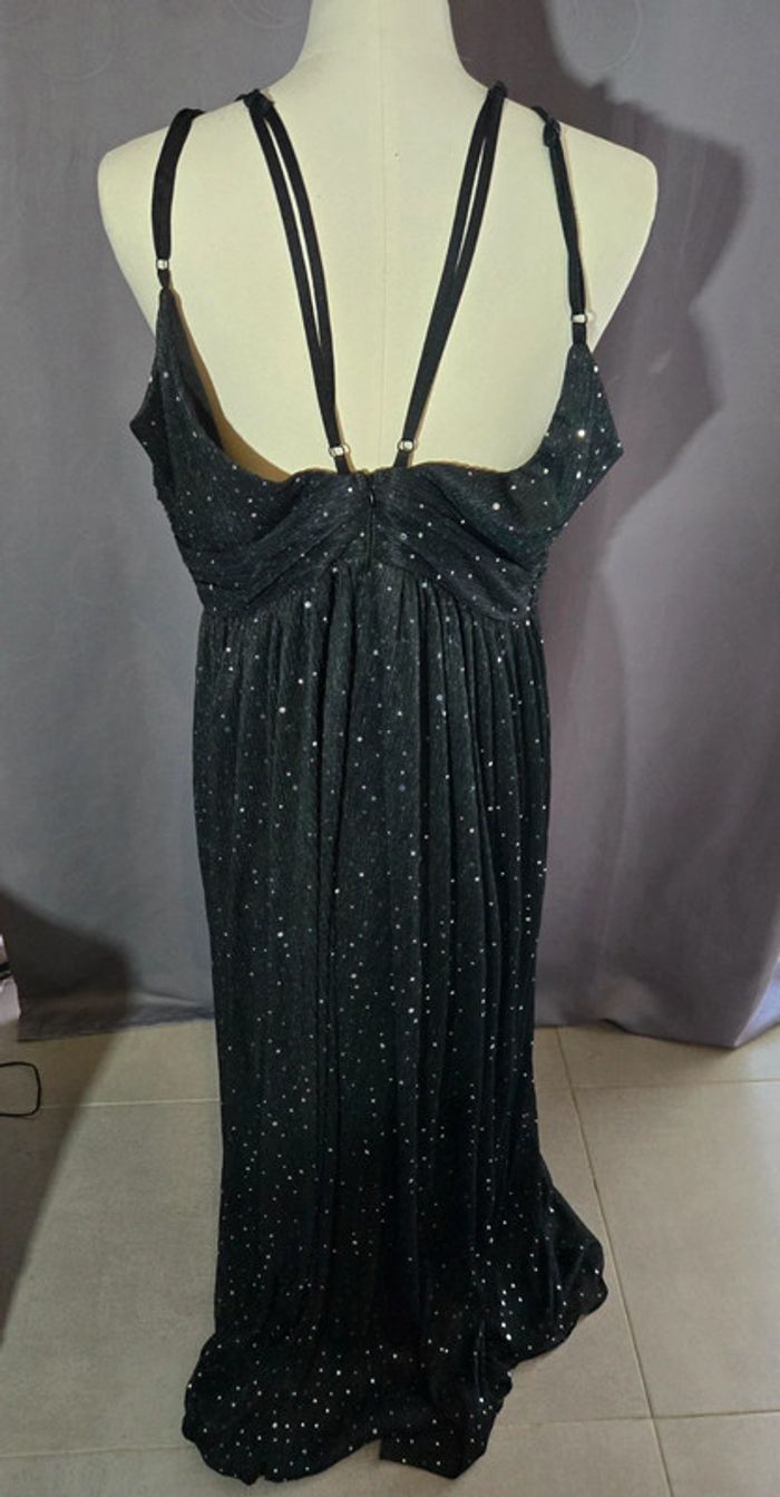Robe de soirée en tulle à fines bretelles - photo numéro 2