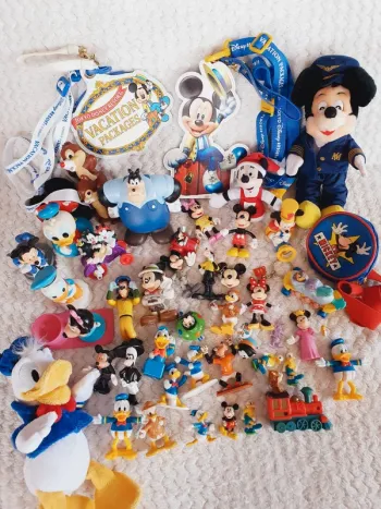 Lot jouets figurines & peluches disney Vintage