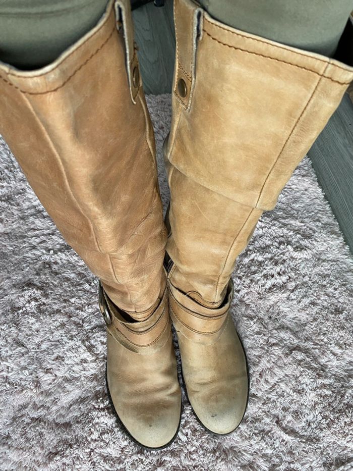 Bottes en cuire taille 37 - photo numéro 3