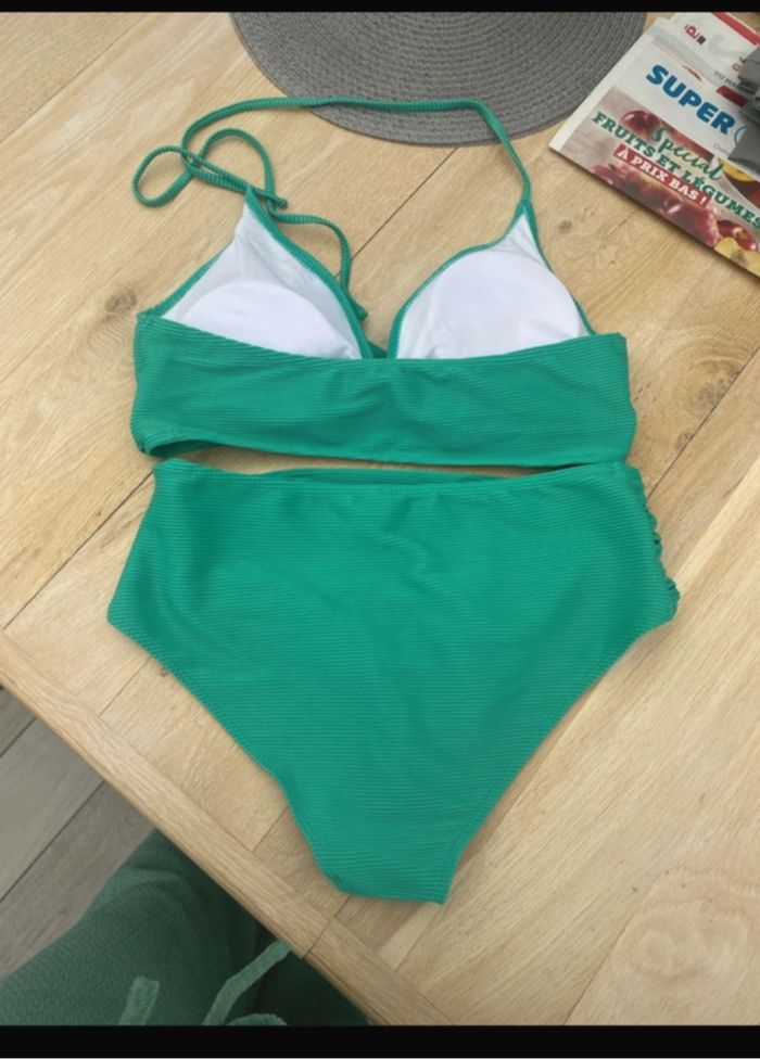 Maillot de bain 2 pièces - photo numéro 2