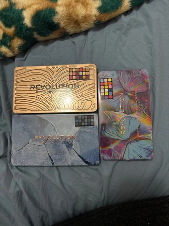 Lot 3 palettes révolution
