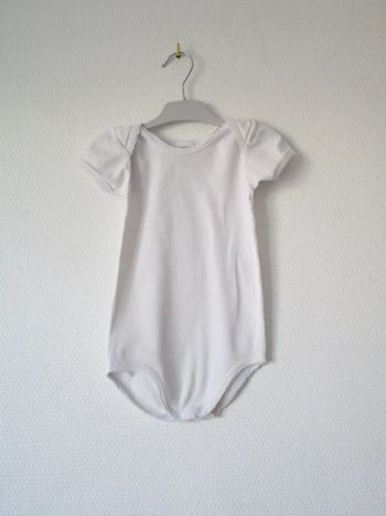 Body blanc mc Petit Bateau 18 mois TBE