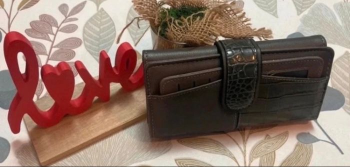 Portefeuille gris avec porte-cartes indépendants