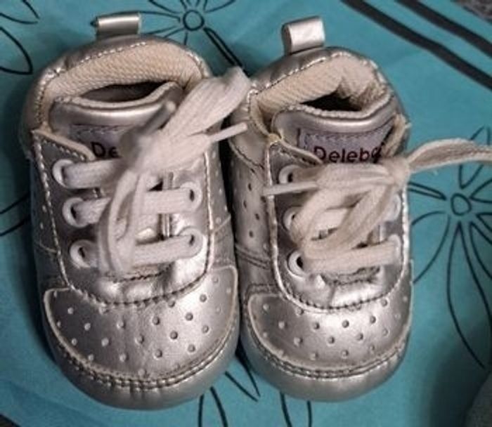 Lot de 4 paires de chaussures fille 0-3 mois TBE - photo numéro 7