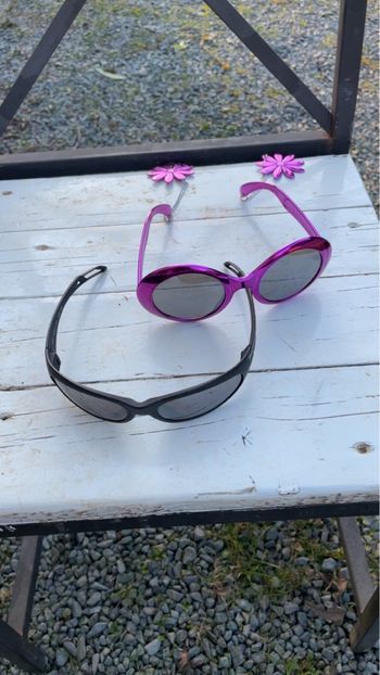 Vends paires de lunettes de déguisements 