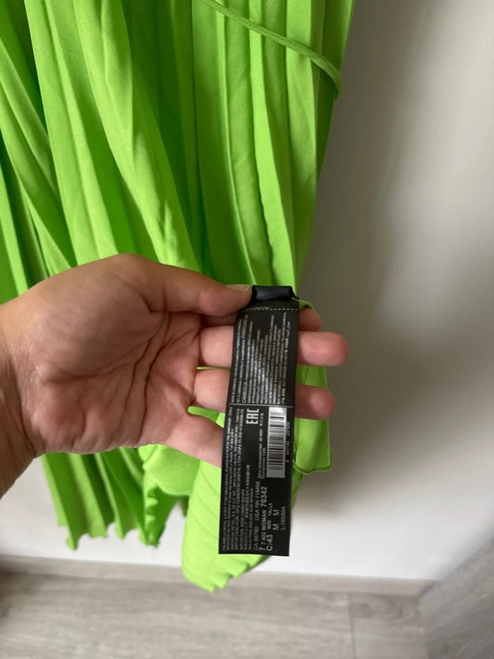 👗 Robe plissée mi-longue à bretelles fines - Vert- neuf sans étiquette - Mango - taille M - photo numéro 7