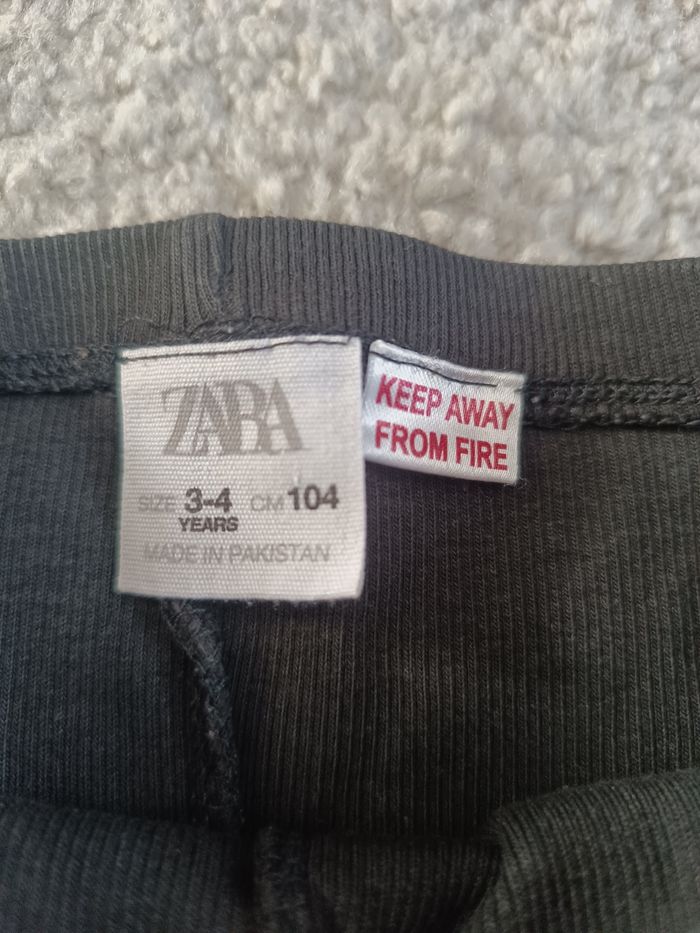 Lots pantalon fille 4 ans - photo numéro 4