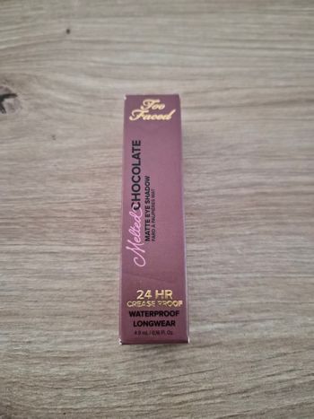 Melted shadow Too faced