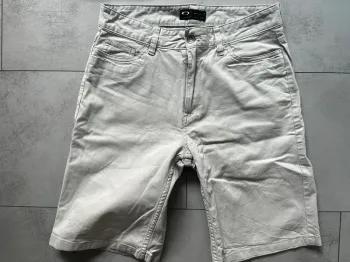 Short Oakley