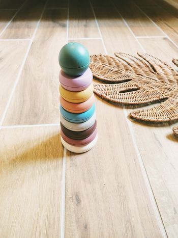 🗼Tour multicolore anneaux/cercles à empiler en silicone marque Mushie