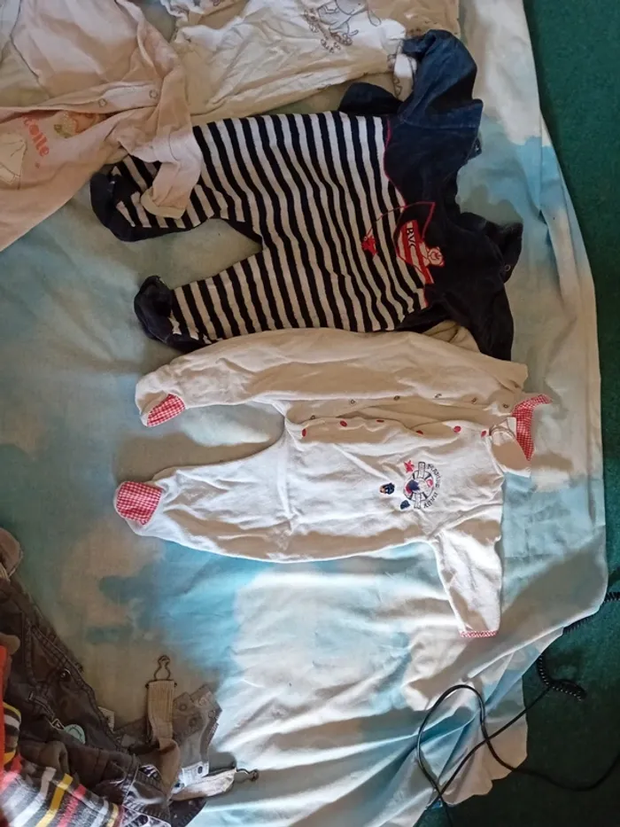 Pyjamas 6mois - photo numéro 2