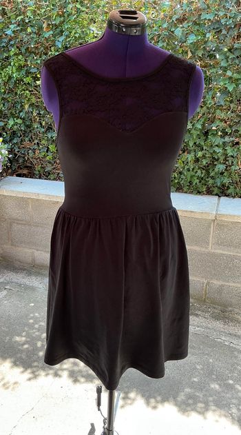 Robe noire légère avec dentelle Even&Odd M