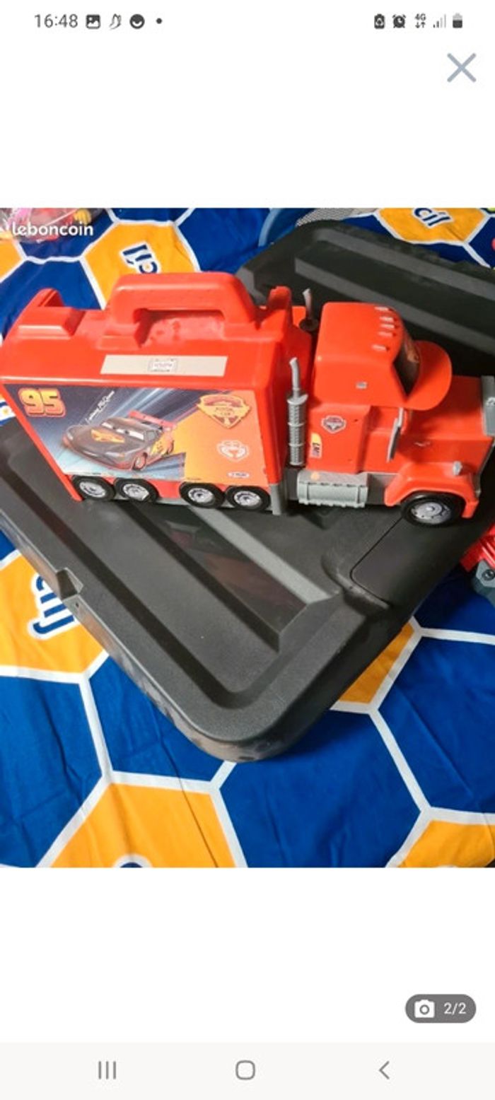 Camion cars et camion  poubelle