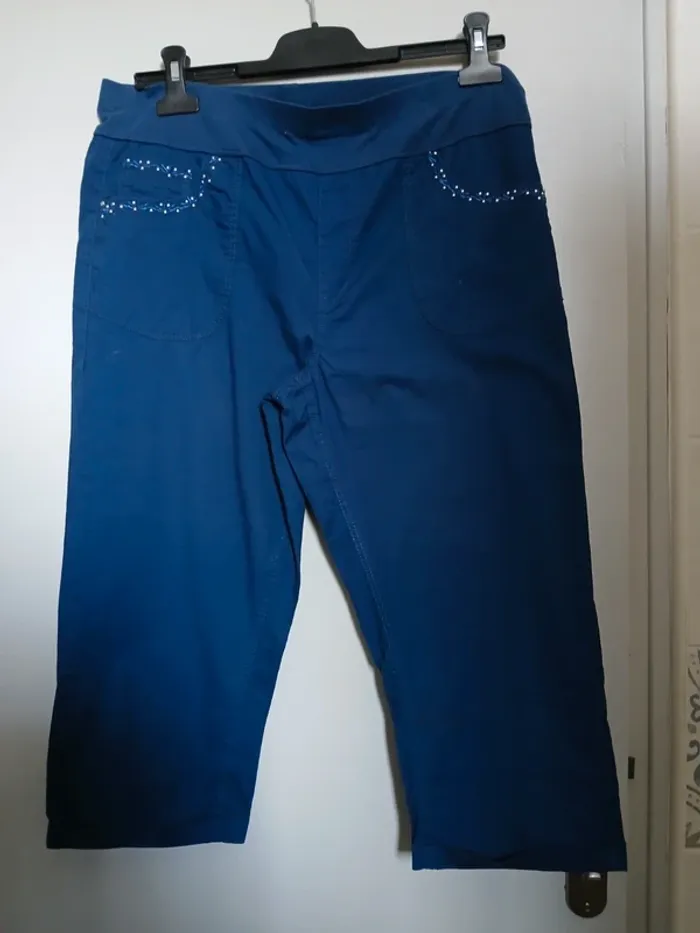 Pantacourt  taille 42, 97% coton - photo numéro 3