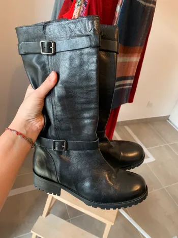 Bottes en cuir neuves Bérénice taille 37