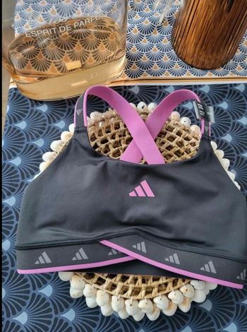 Brassière  sport adidas  2XS  neuve