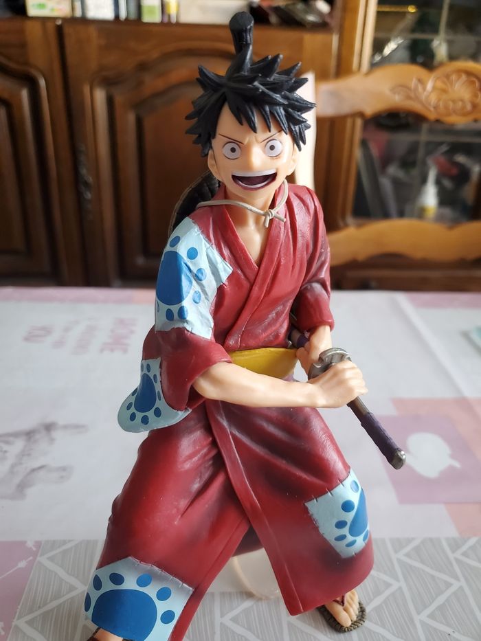 Figurine one piece monkey.d.luffy  officielle - photo numéro 2