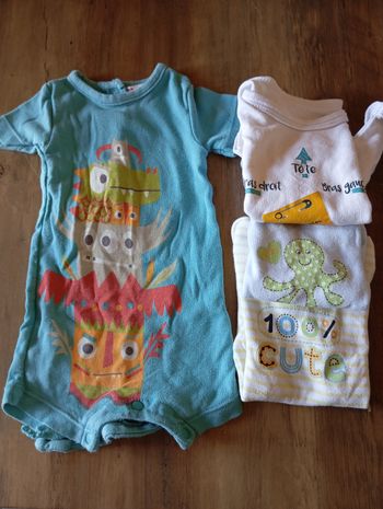 Lot body manches courtes 3 mois