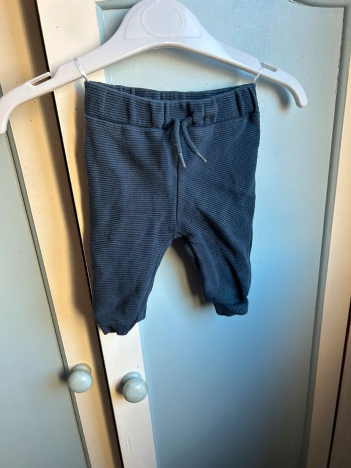 Pantalon bleu Disney baby c&a 3-6 mois