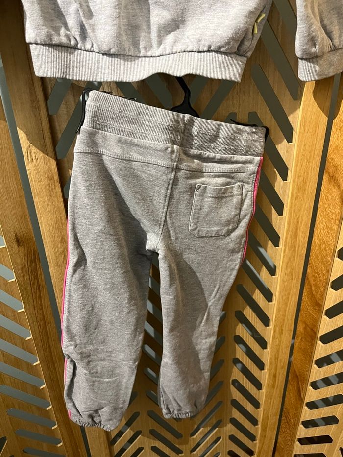 Ensemble sport 3a fille - photo numéro 8