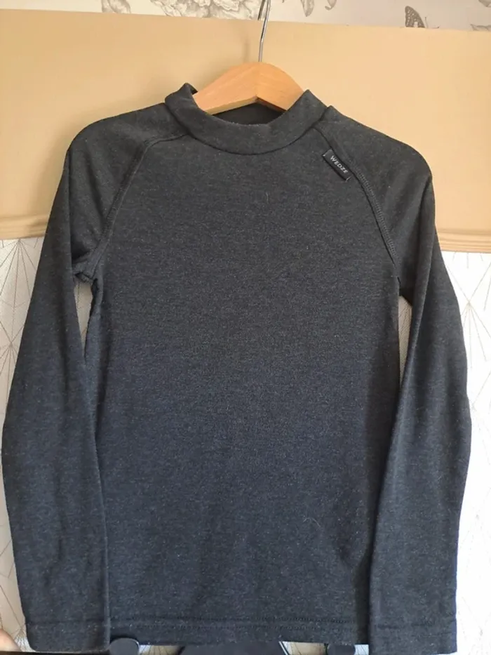 Tenue chaude grise tbe à mettre ss vêtements activité extérieure hiver garçon décathlon 6 ans - photo numéro 3