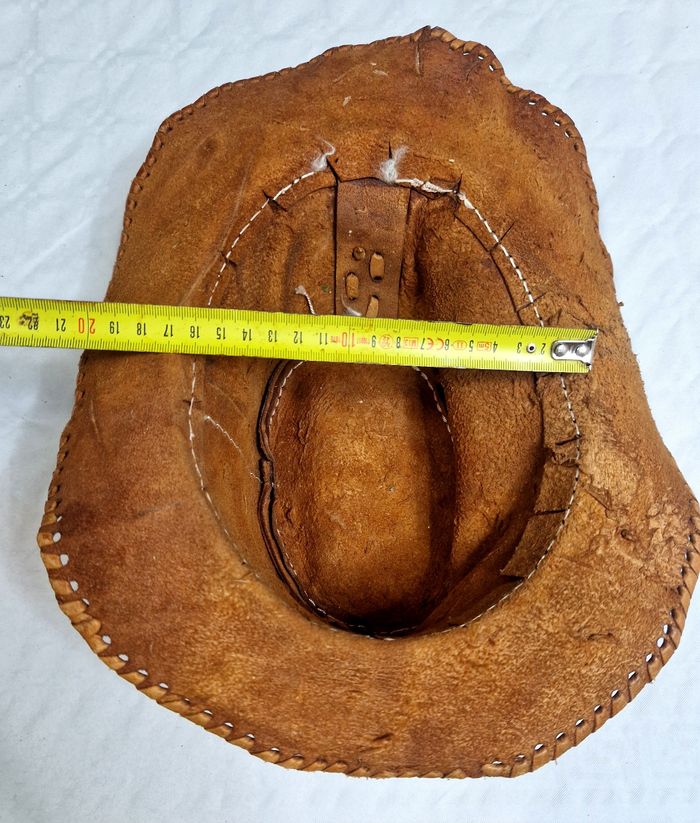 Ancienne chapeaux en cuir , cousu à la main , marron , vintage , homme , femme - photo numéro 7