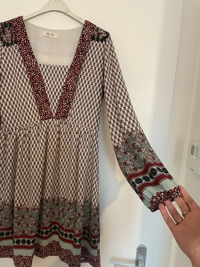 Robe à manches longues col V bas évasé bordeaux noir blanc bleu clair à motifs Deby Debo taille XS - photo numéro 2