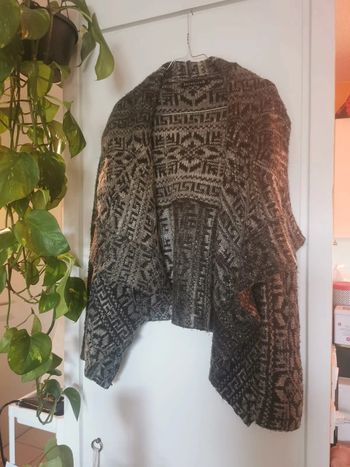 Gilet tricoté à motifs