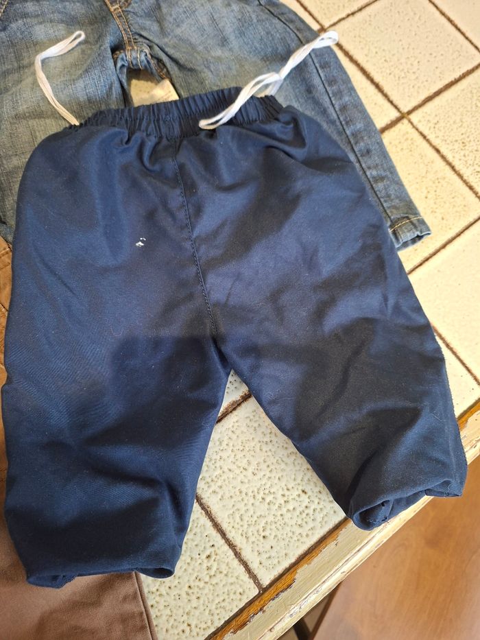 Lot salopette et pantalons 6mois - photo numéro 2