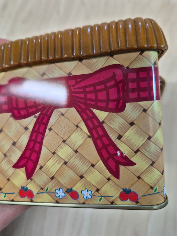 Boîte métal Tokyo Disney Resort : Panier de fraises Minnie - photo numéro 3