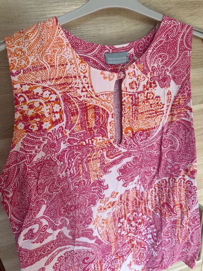 Blouse/haut sans manche - photo numéro 2