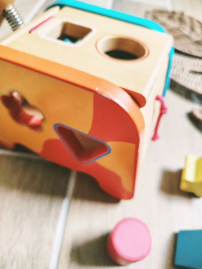 🐮 Boîte à formes à encastrer en bois - "Vache Cachatou Maggy marque Djeco - photo numéro 4